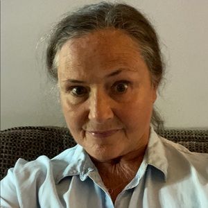 Meet your Posher, Carolyn